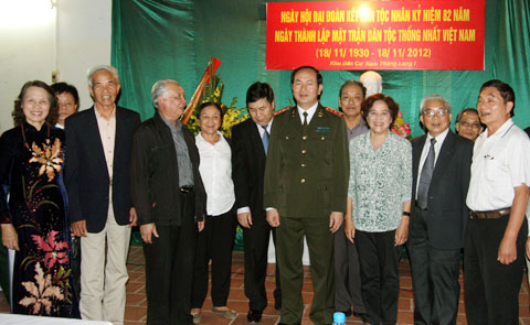 ລັດຖະມົນຕີກະຊວງຕຳຫຼວດ Tran Dai Quang ເຂົ້າຮ່ວມວັນບຸນມະຫາ ສາມັກຄີທົ່ວປວງຊົນທັງຊາດ